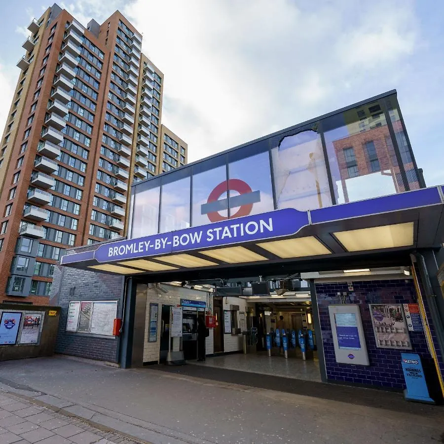 Stylish Fully-Equipped One Bedroom Apartment With Extra Sofa Bed, Free Secure Parking, Onsite Gym, 24Hr Security & Concierge London United Kingdom